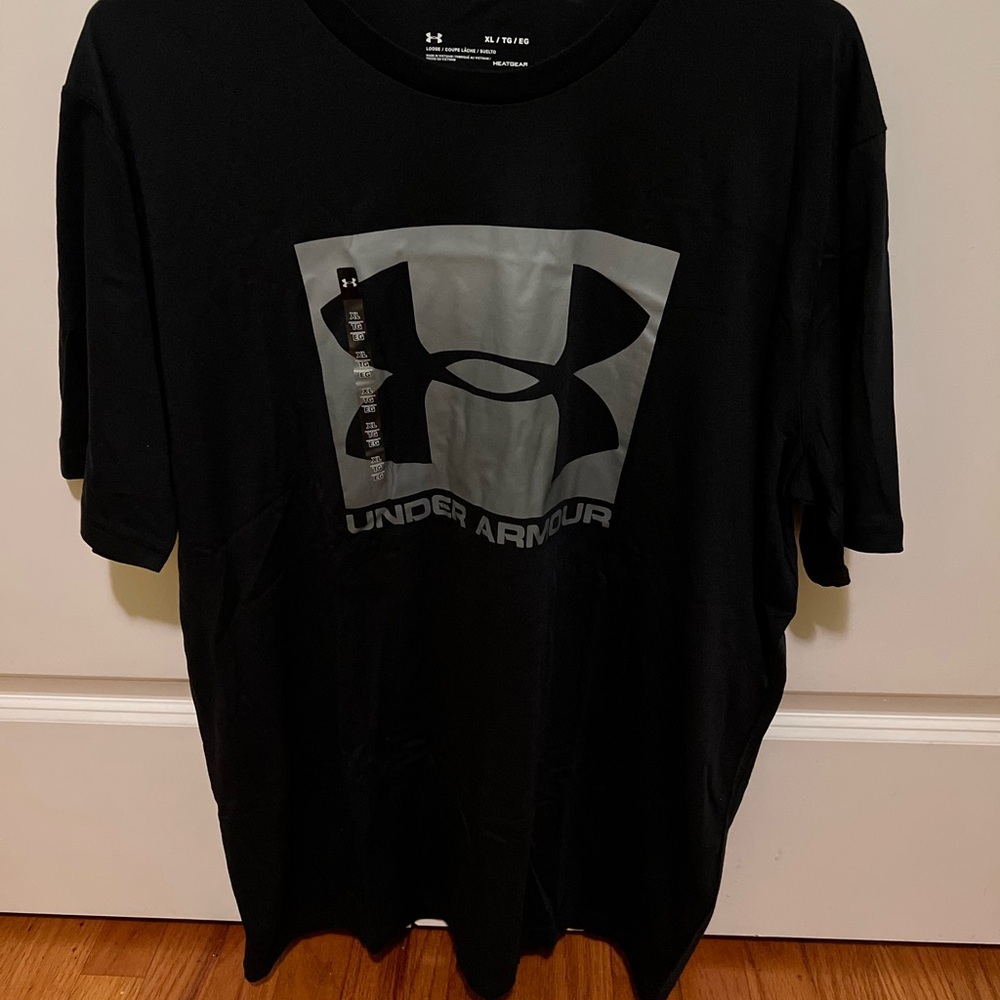 Under Armour Men's Black and Gray Logo Tee